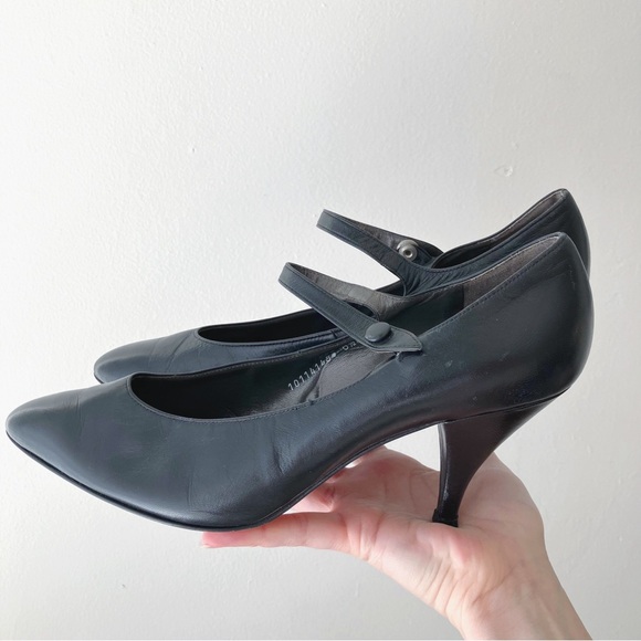 Vintage • Salamander Leather Button Strap Pump in Black - Picture 2 of 9